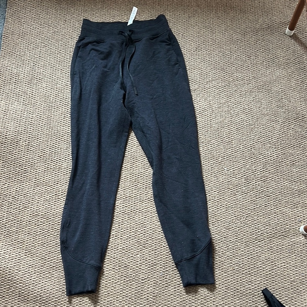 NEW WITHOUT TAG lululemon joggers